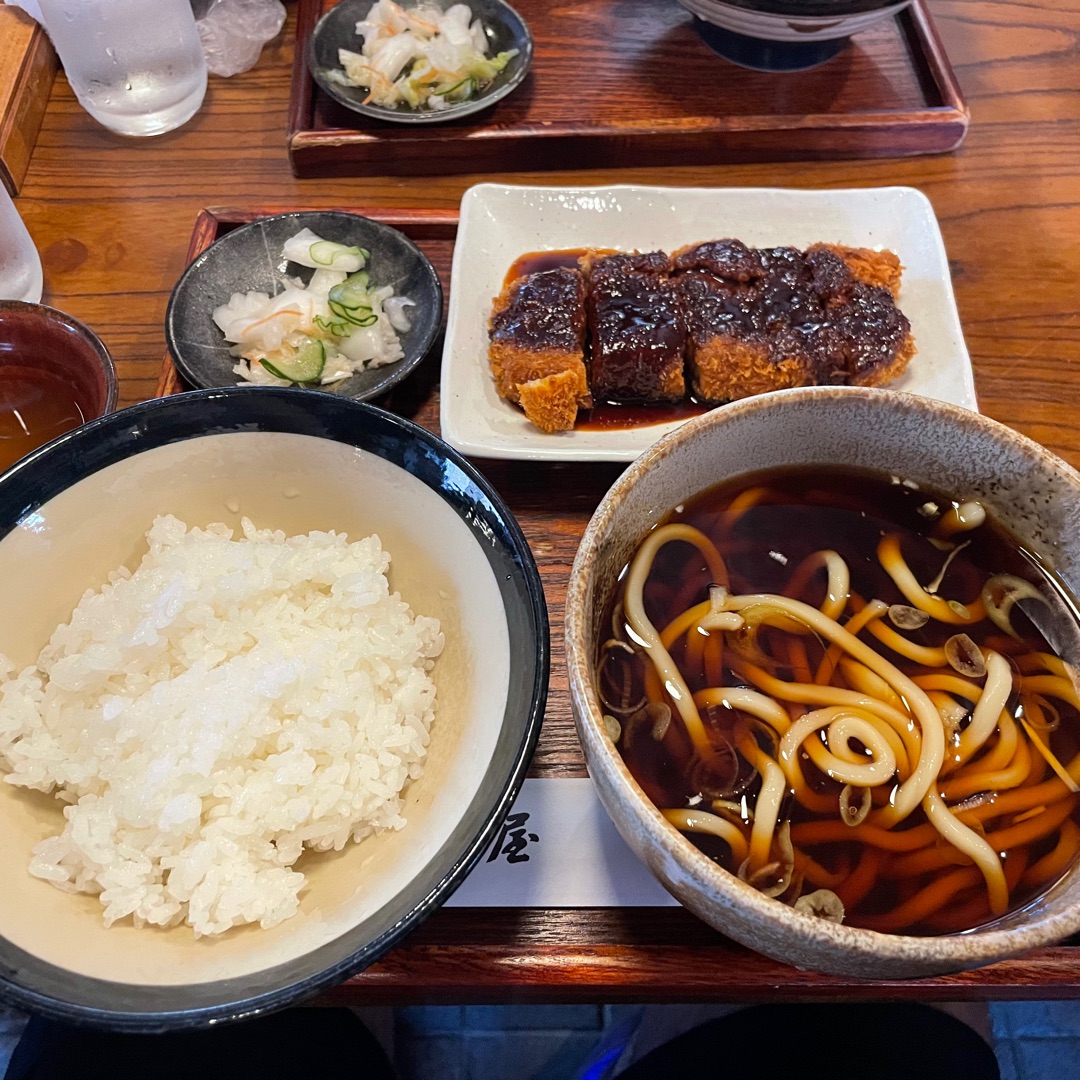 味噌かつ丼とうどん(ころ)の画像
